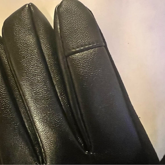 ๐NWT Banana Republic black Vegan Leather Gloves size S/M - Picture 7 of 9